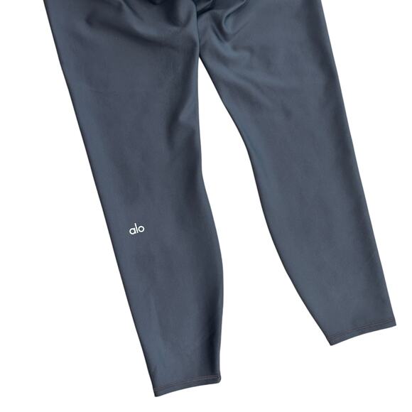 ALO Yoga Anthracite AirliftLeggings - Picture 6 of 6